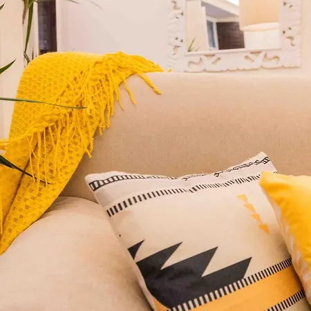 Chic Barrena Old Town بلباو