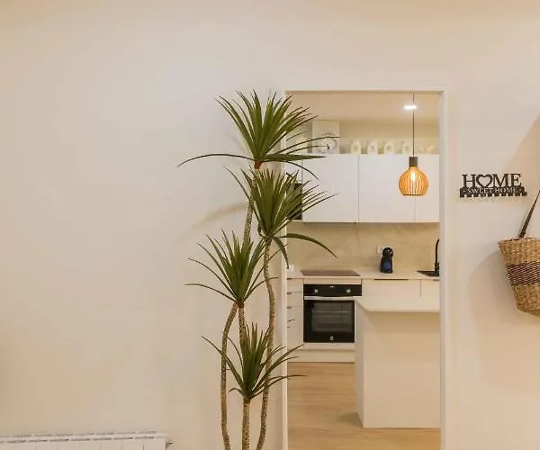 Chic Barrena Old Town Apartment *