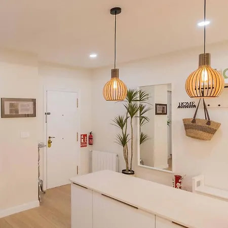 Chic Barrena Old Town Apartment *