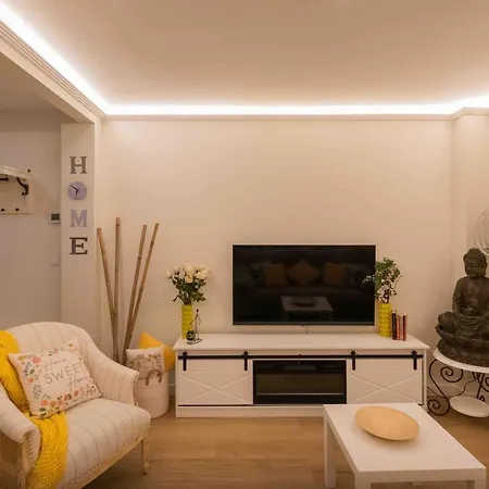 Chic Barrena Old Town Apartment *